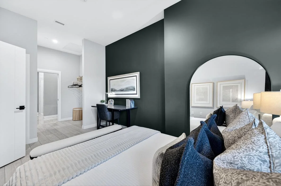 village-block_3416_parkdale_18.jpg
