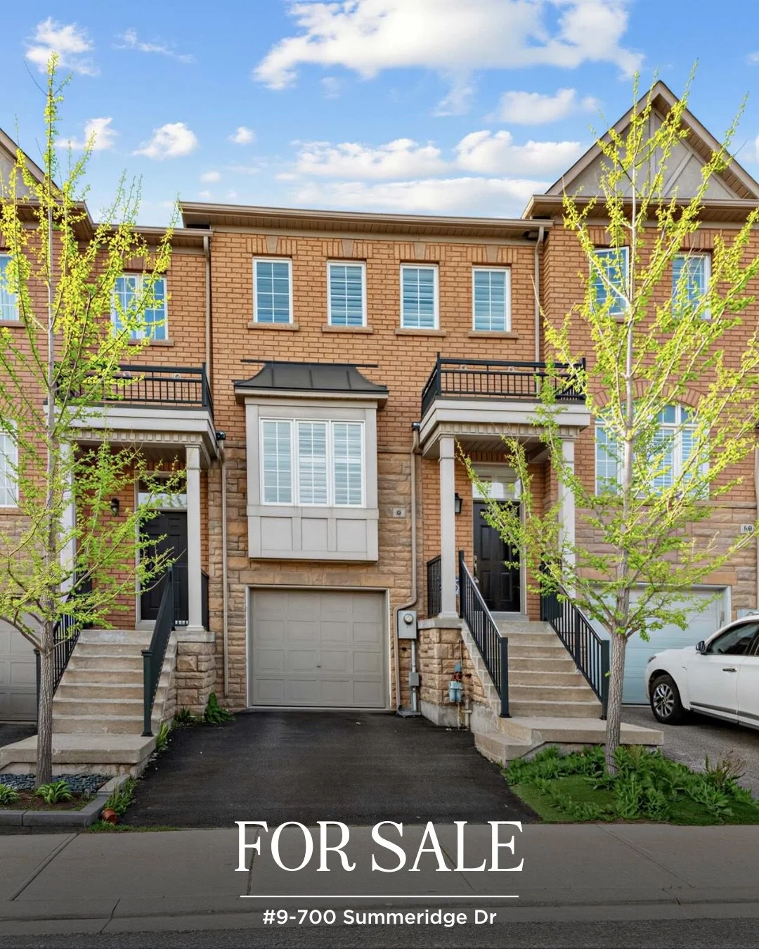 Just listed for sale in Vaughan, and this one checks a lot of boxes.

Three bedrooms, a big eat-in kitchen with granite counters, a family room that walks out to the backyard, and a basement with room to grow into whatever you need it to be.

The loc
