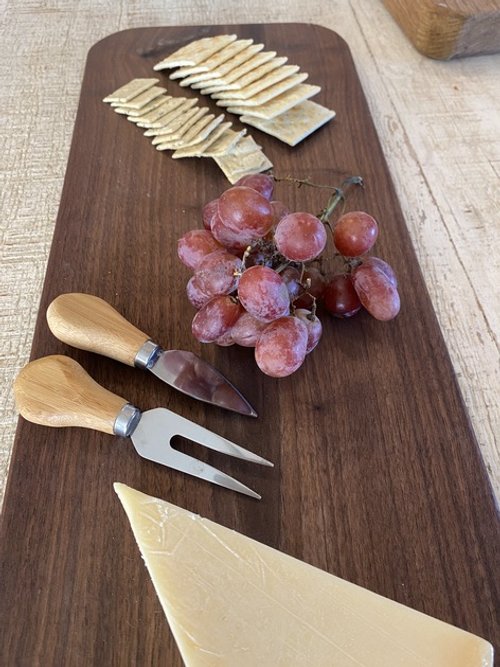 walnut cheeseboard 2.jpeg
