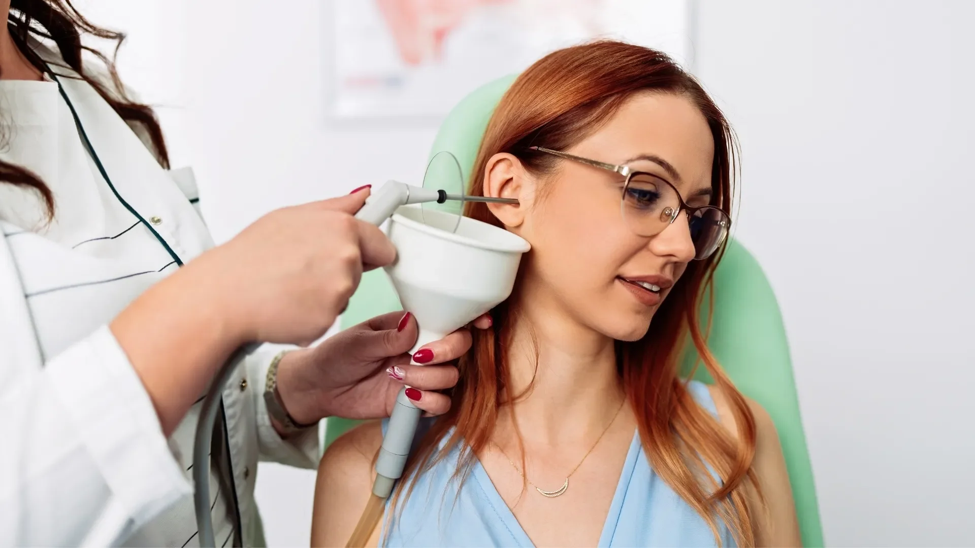 How Professionals Remove Earwax Safely and Gently