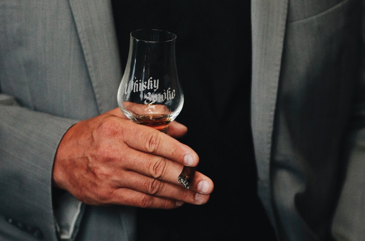 Feaster-WhiskySmoke-Website-09.jpg