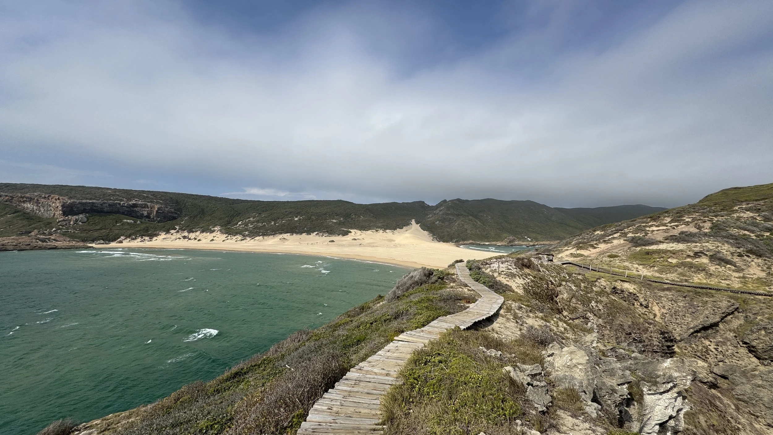 Blick auf Bucht und Holzstege im Robert Nature Reserve
