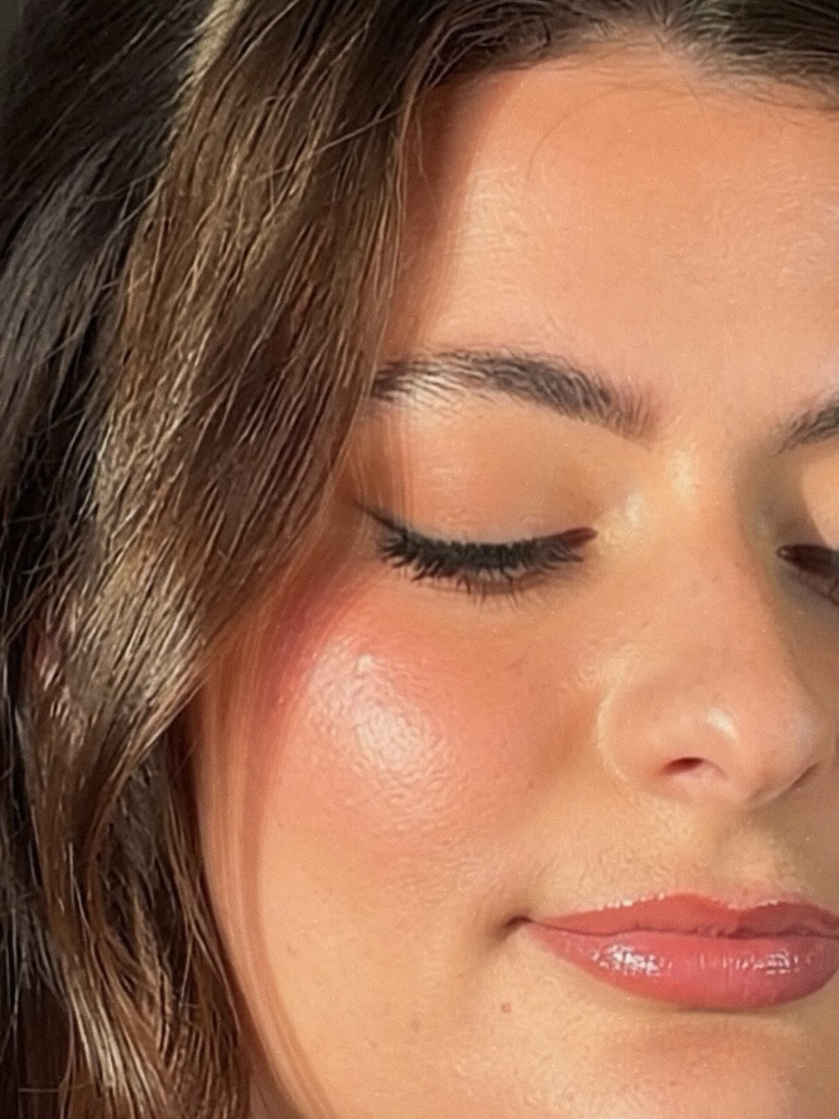 Isabel&rsquo;s Wedding Day Glam 💅🏼
Never gonna shut up about this look! 

Here was the brief: 
Eyes: Make them pop, add a wing liner, but still light &amp; bright 
Skin: Medium coverage, glowy finish, matte in the T-Zone 
Lips: Her lips but better 