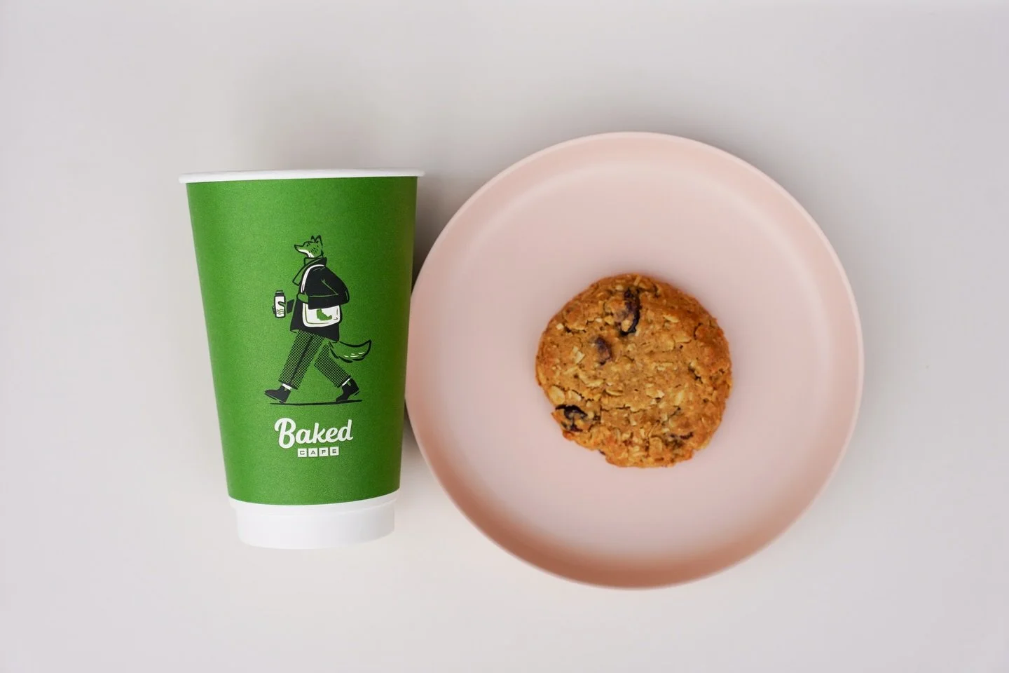 Nothing quite like a cookie and a latte, are we right? 🙂&zwj;&harr;️ 

Find our 🥁new vegan cookies🥁 at our shop all week long.