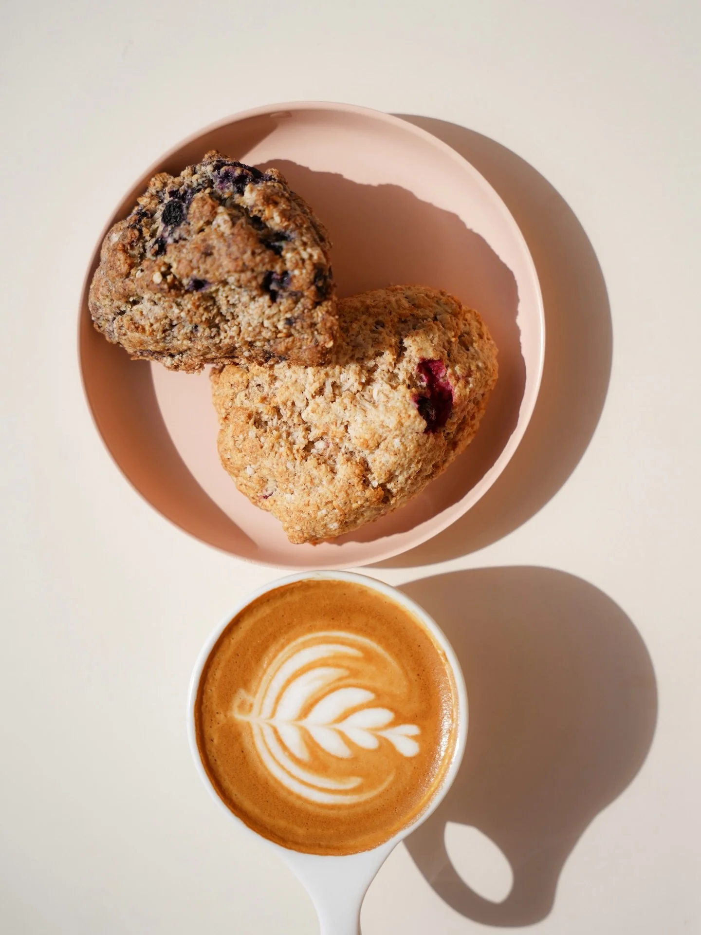 Does the perfect combo exist? We&rsquo;d have to say&hellip; uh, yeah, definitely. Try our homemade scones with an organic coffee and see for yourself 😍