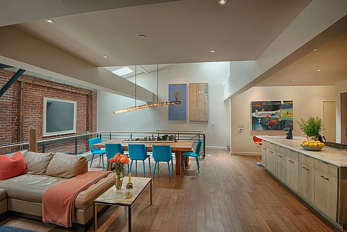 dinINGROOM.jpg
