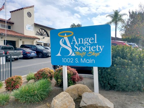 Angel Shop, second hand store in Fallbrook, photo 2 of 7