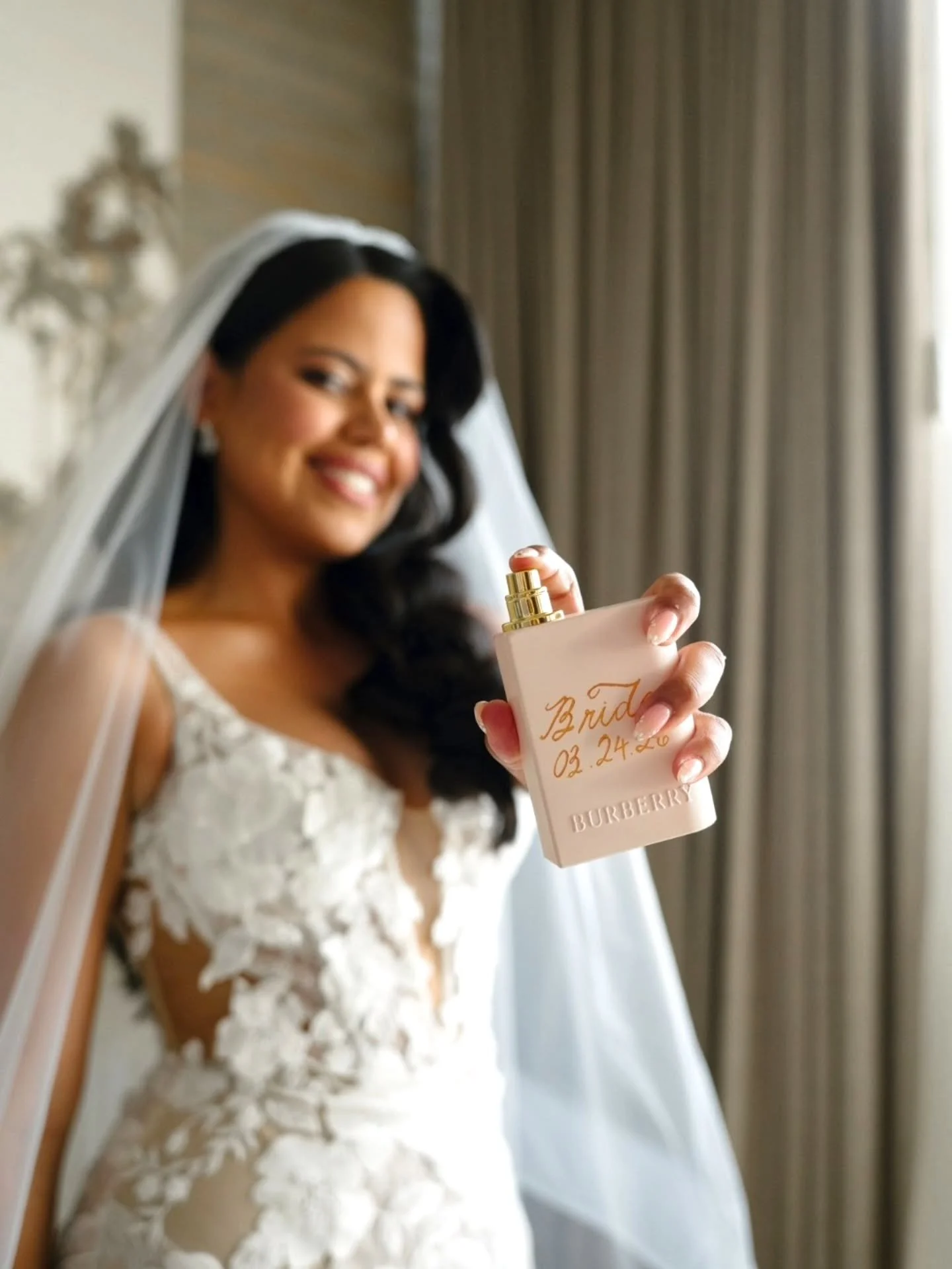 One of my happiest moments was when I received a picture from a bride of her holding her engraved perfume bottle. If that's not a compliment, I don't know what is. 😊

Thank you @ddvalentina9 for trusting me with you and husband's perfume and cologne