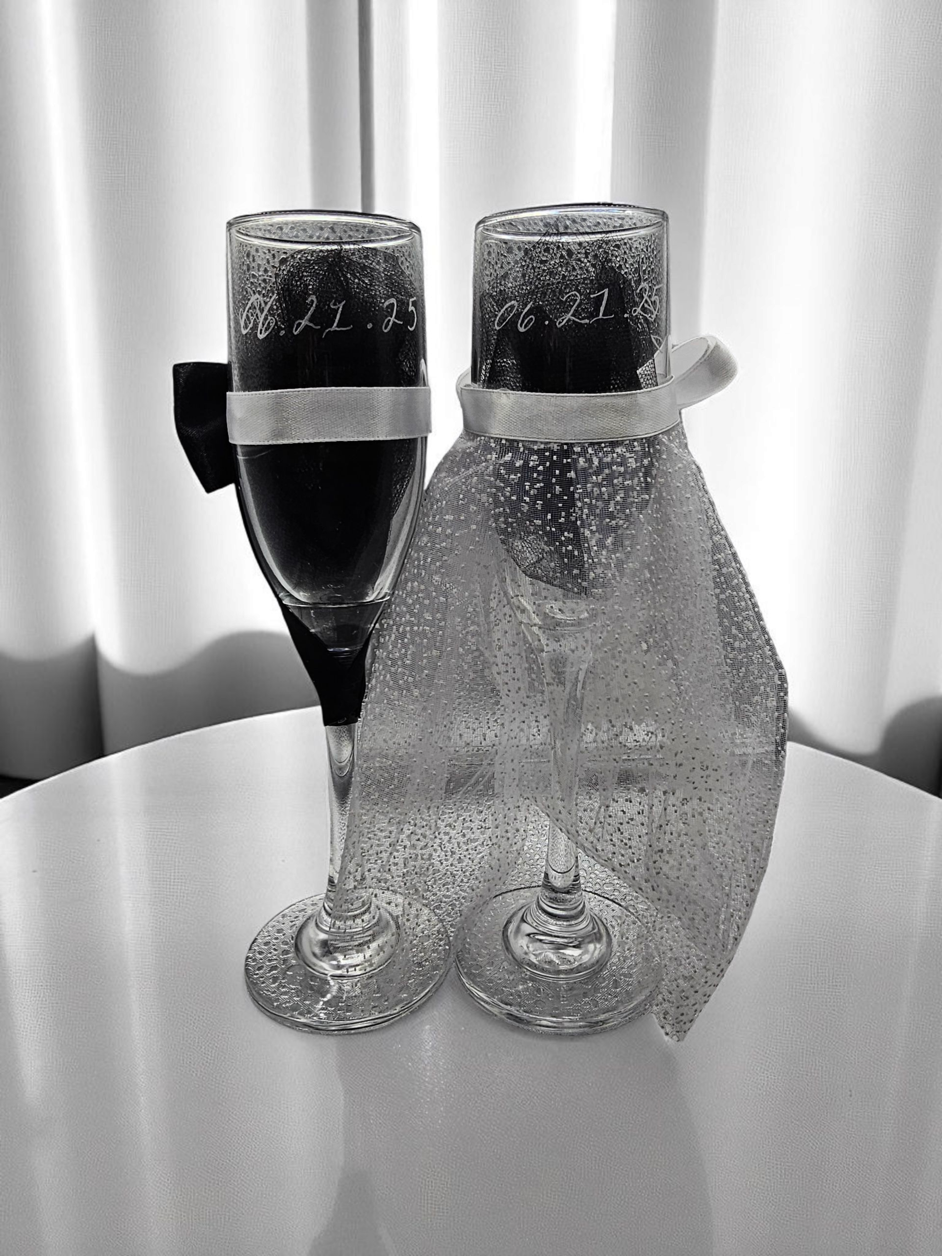 his-and-hers-engraved-champagne-flutes-2.png