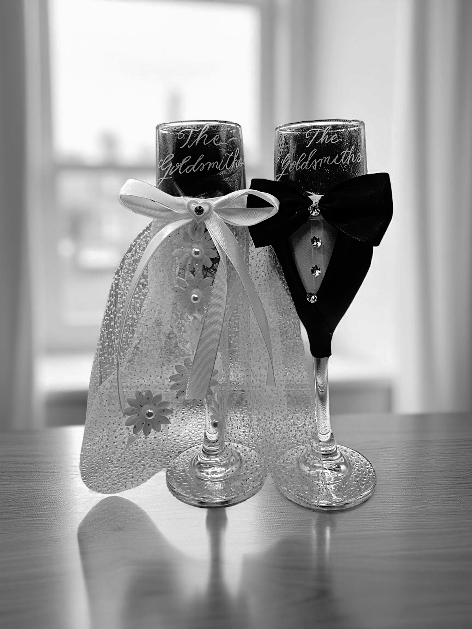 his-and-hers-engraved-champagne-flutes.png