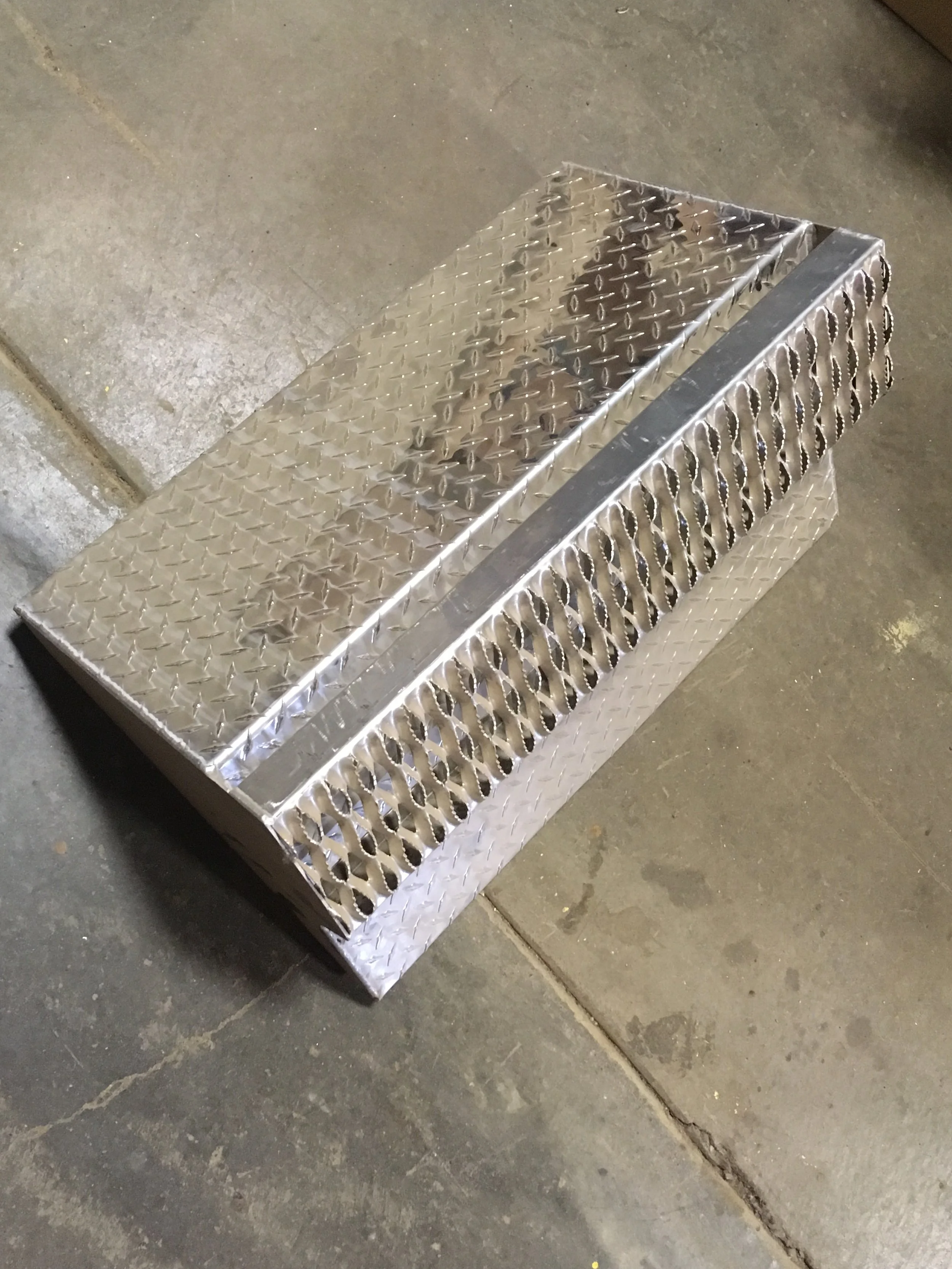 Custom Truck - Battery Box.JPG