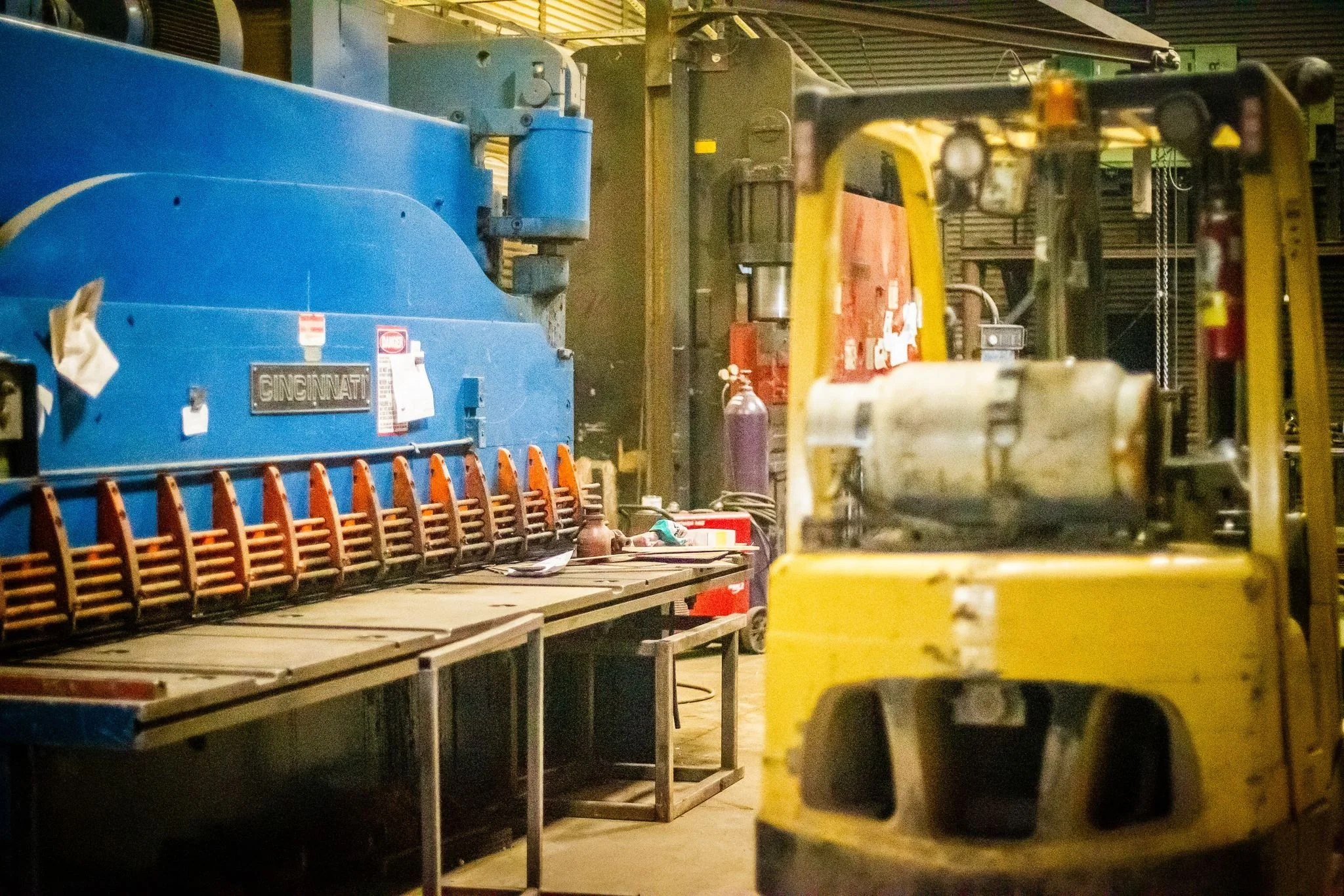 Heavy-duty Cincinnati industrial metal shear at BEP Petroleum & Tank LLC - Custom plate steel cutting and sheet metal shearing services Bismarck ND