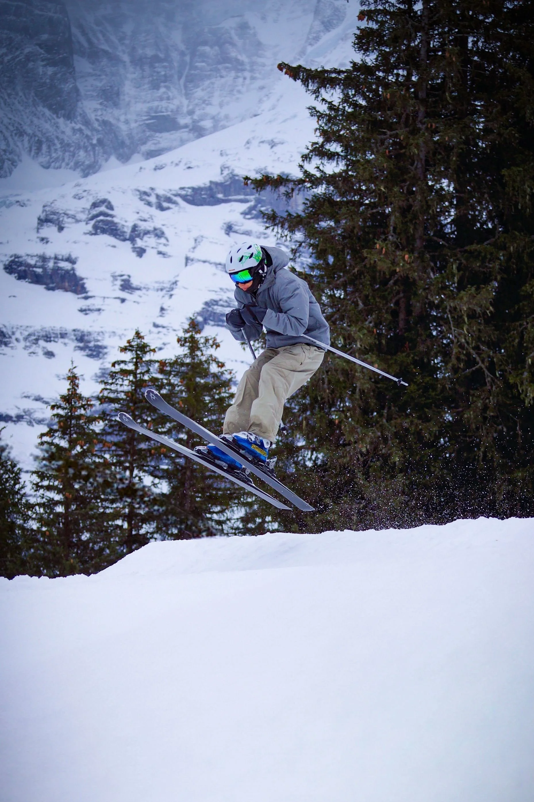 Ski Season Prep: How to Protect Your Knees Before Bluewood Opens