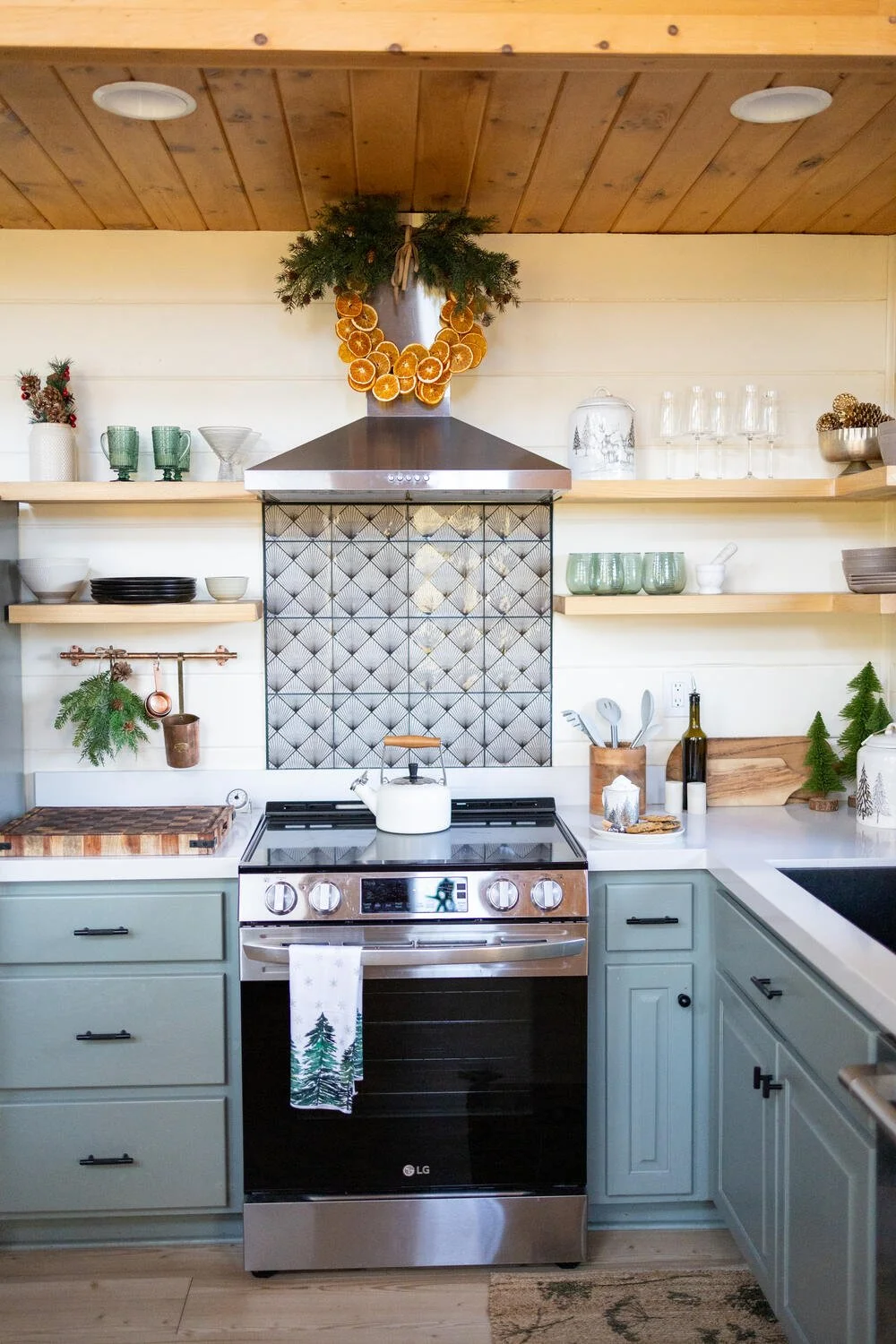 Holiday kitchen with garland — Dark Moon Chalet, Julian CA