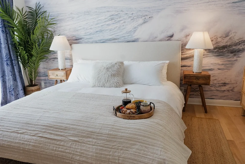 Swipe ➡️ to see these spaces in our Velvet Surf Airbnb BEFORE we got our hands on them👀 
&bull;
If you own an airbnb, or a space you think could make a great airbnb, we&rsquo;d love to help you ✨ whether it&rsquo;s designing, managing, or both &mdas