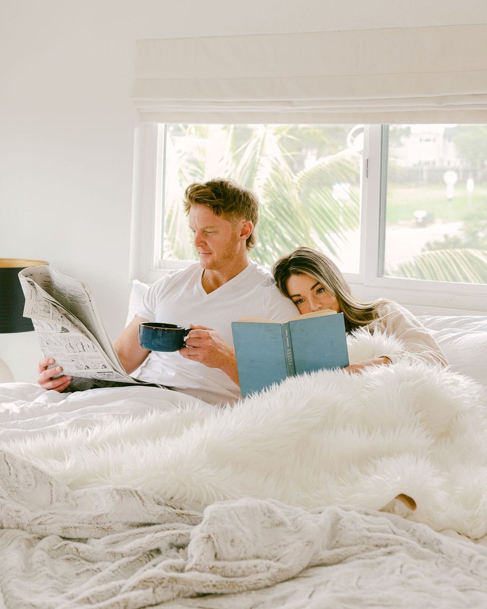 Give the gift of cozy quality time this holiday season.&hearts;️🎄🎁 There&rsquo;s nothing like being surprised on Christmas morning with a romantic getaway on the calendar. Check the link in our bio to book a stay for you and your sweetie!! 
&bull;
