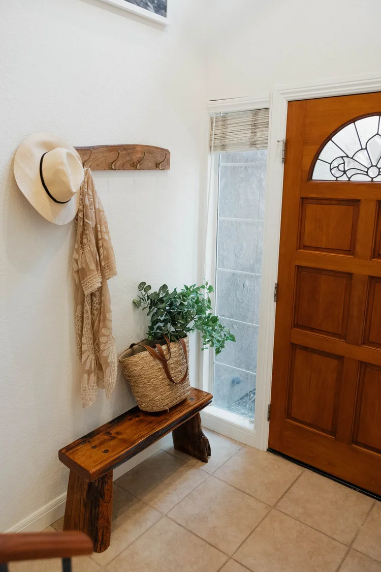 The stairs and hallway, Pacific Beach vacation rental, photo 49