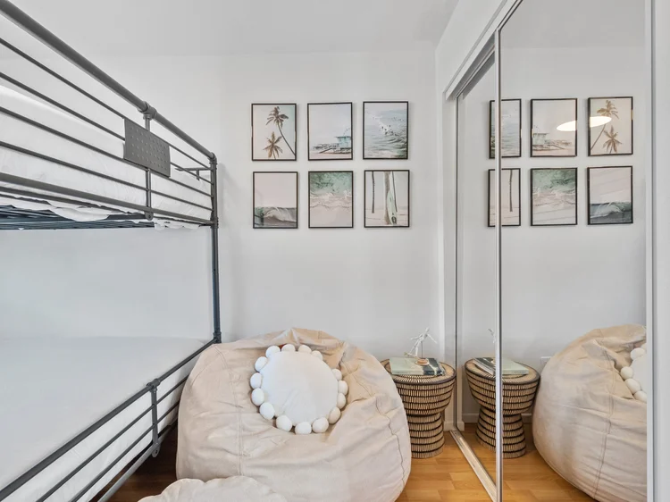 The guest room with queen bunk beds, Ocean Beach vacation rental, photo 34