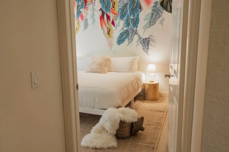Second king bedroom at Velvet Surf