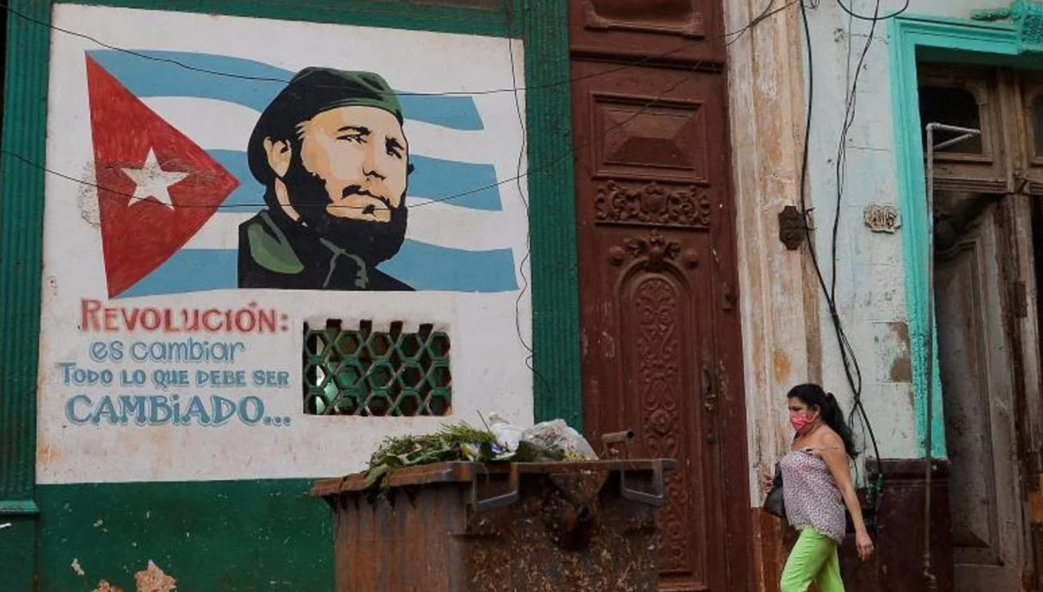 ¿Orden constitucional o camuflaje escenográfico?