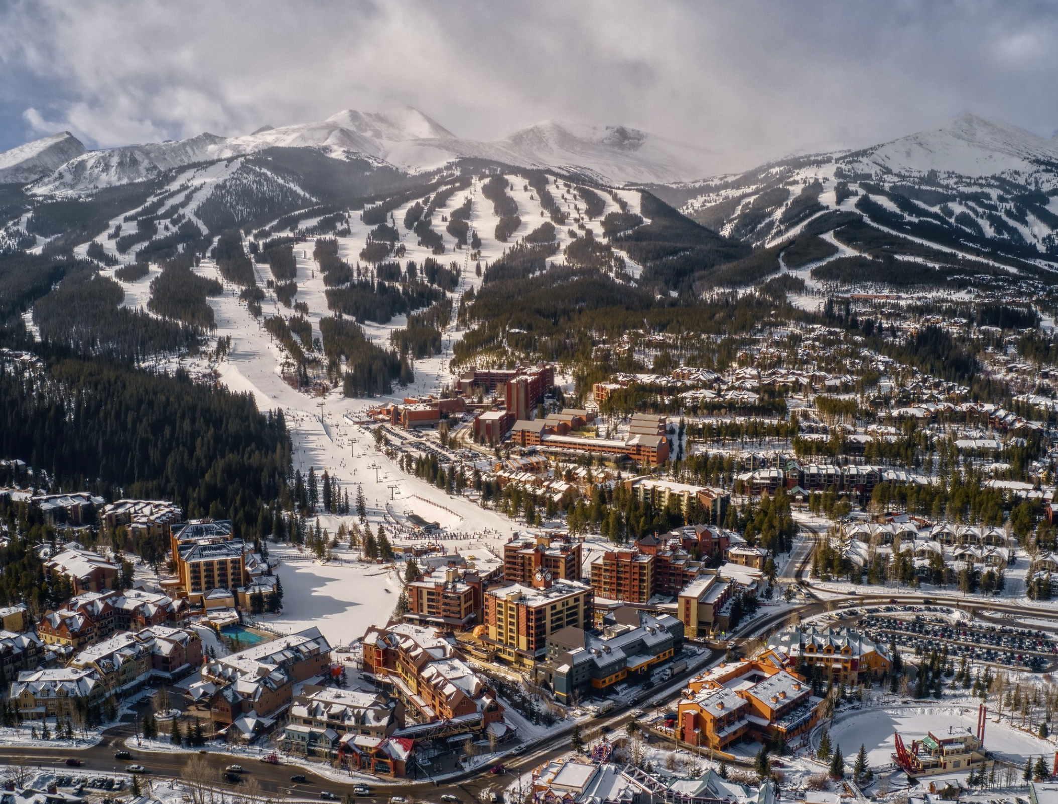 Escape to the Slopes on a Budget: Colorado's Most Affordable Ski Resorts | Least Expensive Colorado Ski Resort