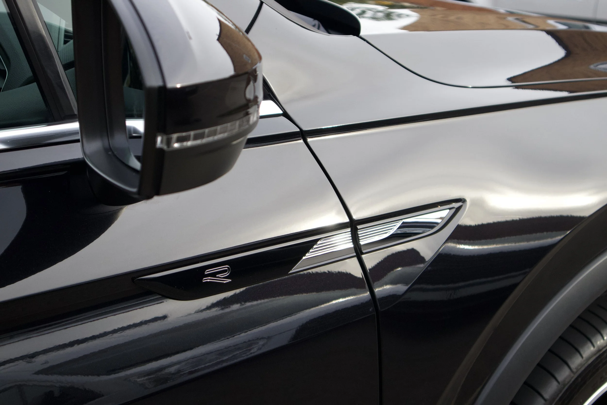 VW Tiguan – Single Stage Paint Correction & 1-Year Ceramic Coating on Deep Black Pearl