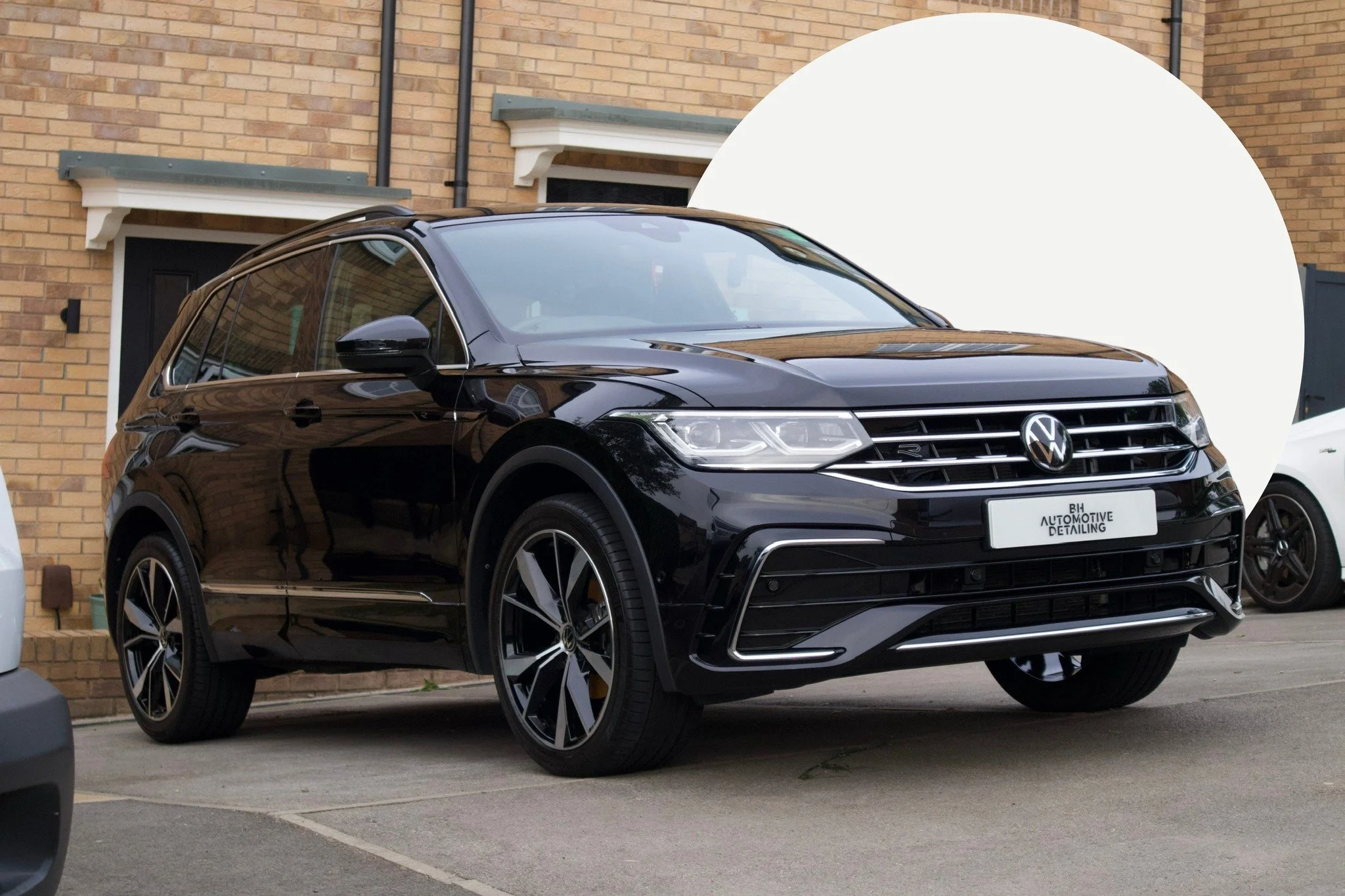 ☀️ March sunlight is rarely forgiving.

It shows the true condition of a vehicle&rsquo;s paintwork - not the version seen under cloud cover, but the one that reveals winter wear, fine defects, and loss of clarity.

When a ceramic coating is installed