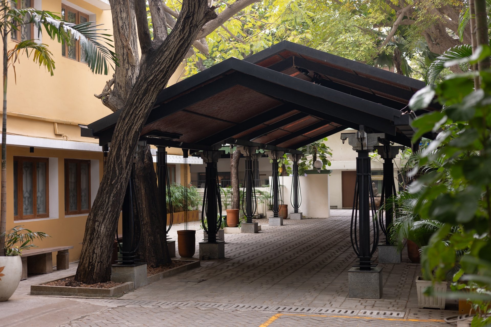 Luxury hotel stay Chennai — peaceful heritage stay at Hanu Reddy Residences