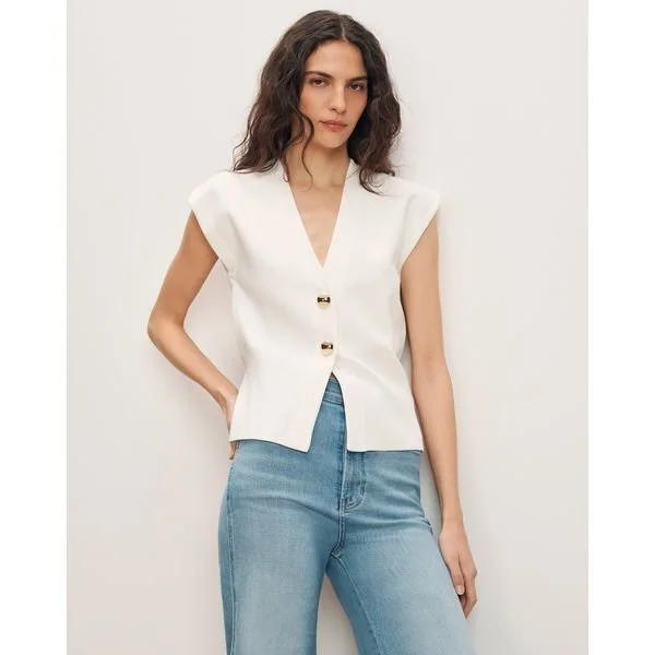 Layer-friendly vest with an easy silhouette.
