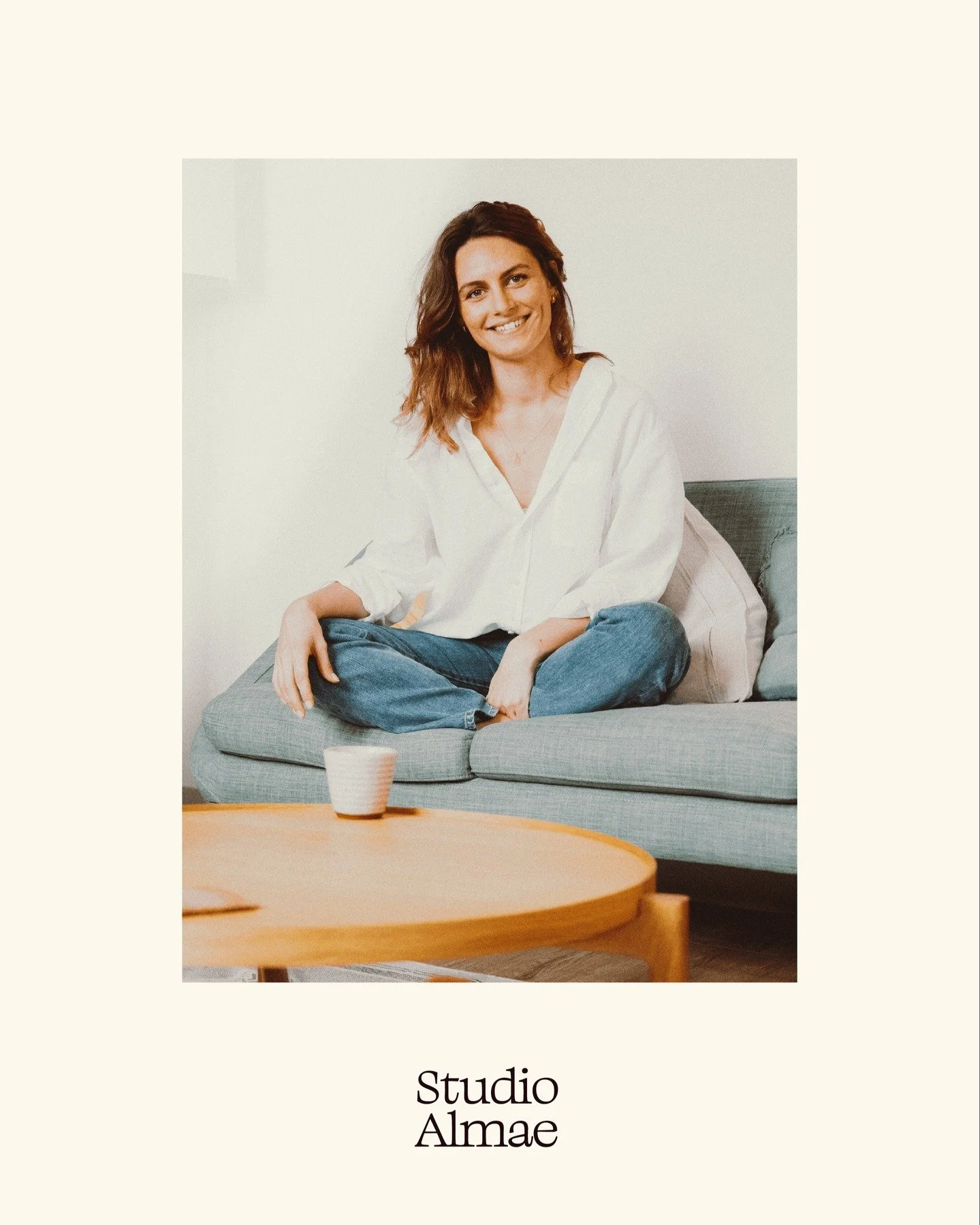 Studio Almae 

Il y a beaucoup de studios de branding.

Alors pourquoi travailler ensemble ?

Pas parce que je fais de "beaux logos".
Pas parce que je suis &agrave; la page des tendances Behance.
Mais parce que je travaille diff&eacute;remm