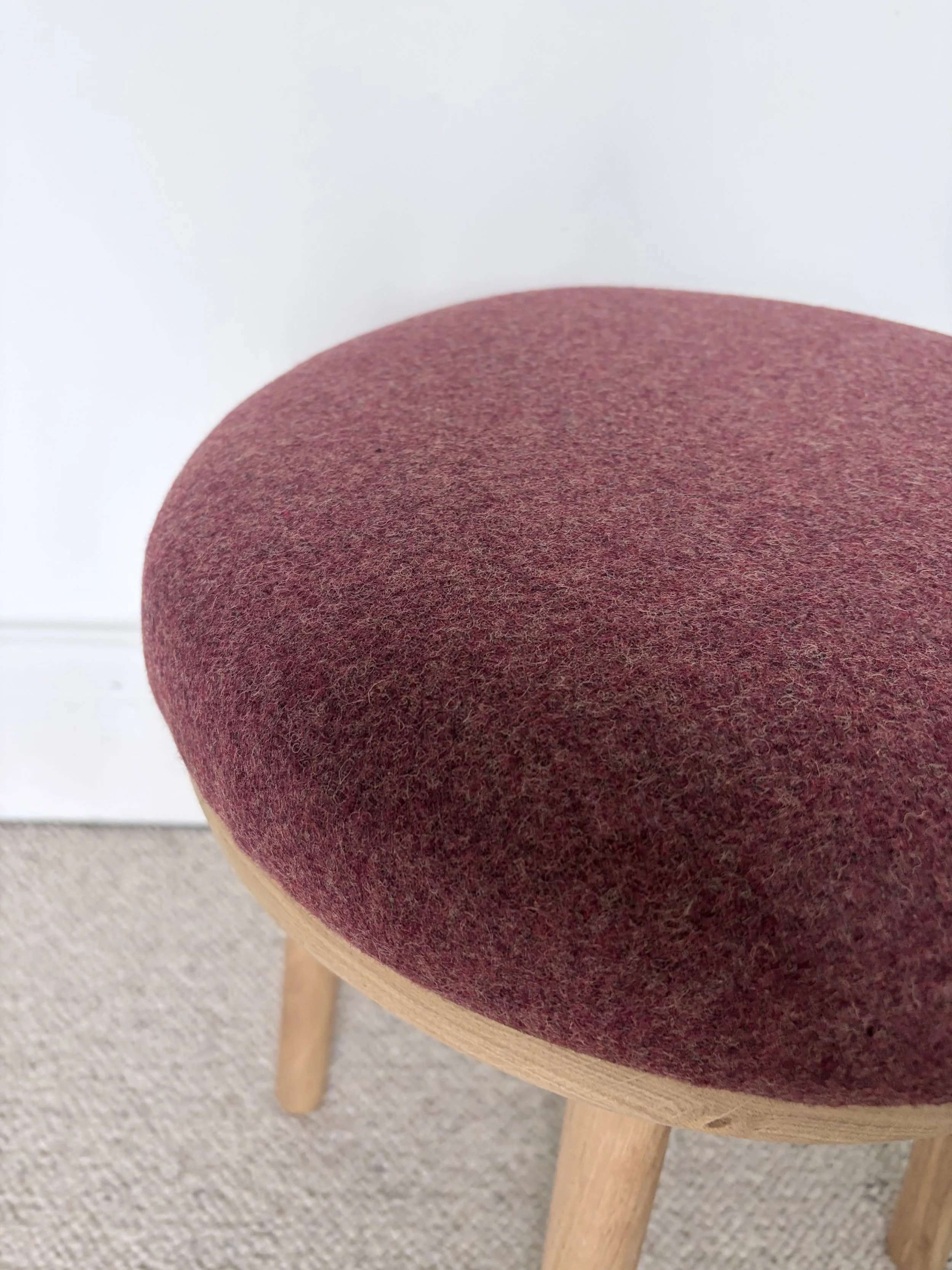 round oak stools