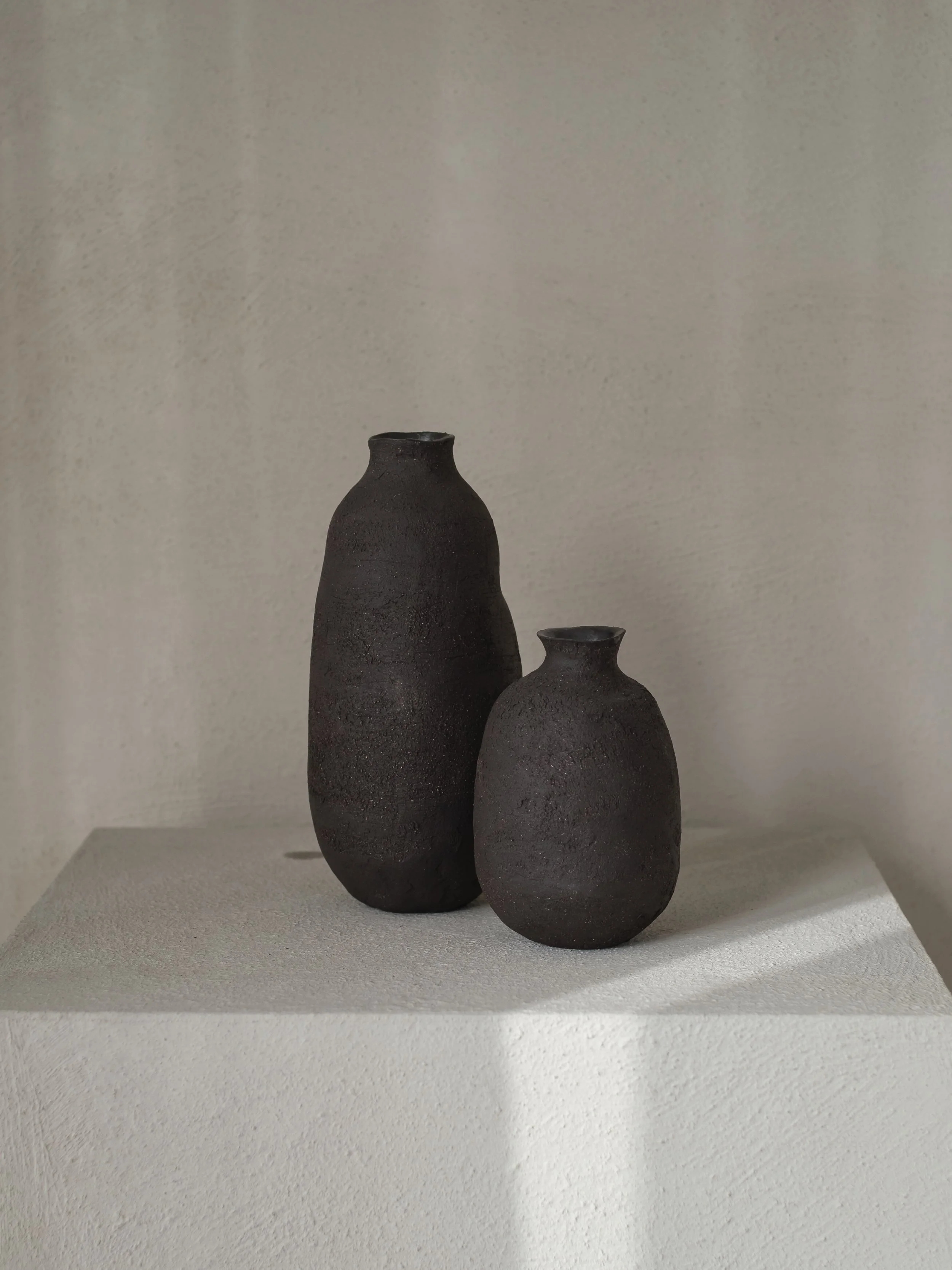 Handcrafted Ceramic Bottle – Raíz | Artisan Oil & Decorative Vessel