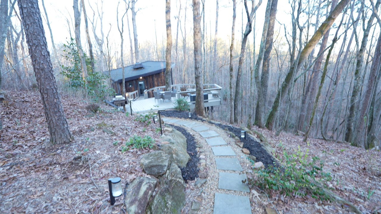 A Treehouse Weekend in Dahlonega, Georgia: Wine Country, Wildlife, and Bavarian Helen