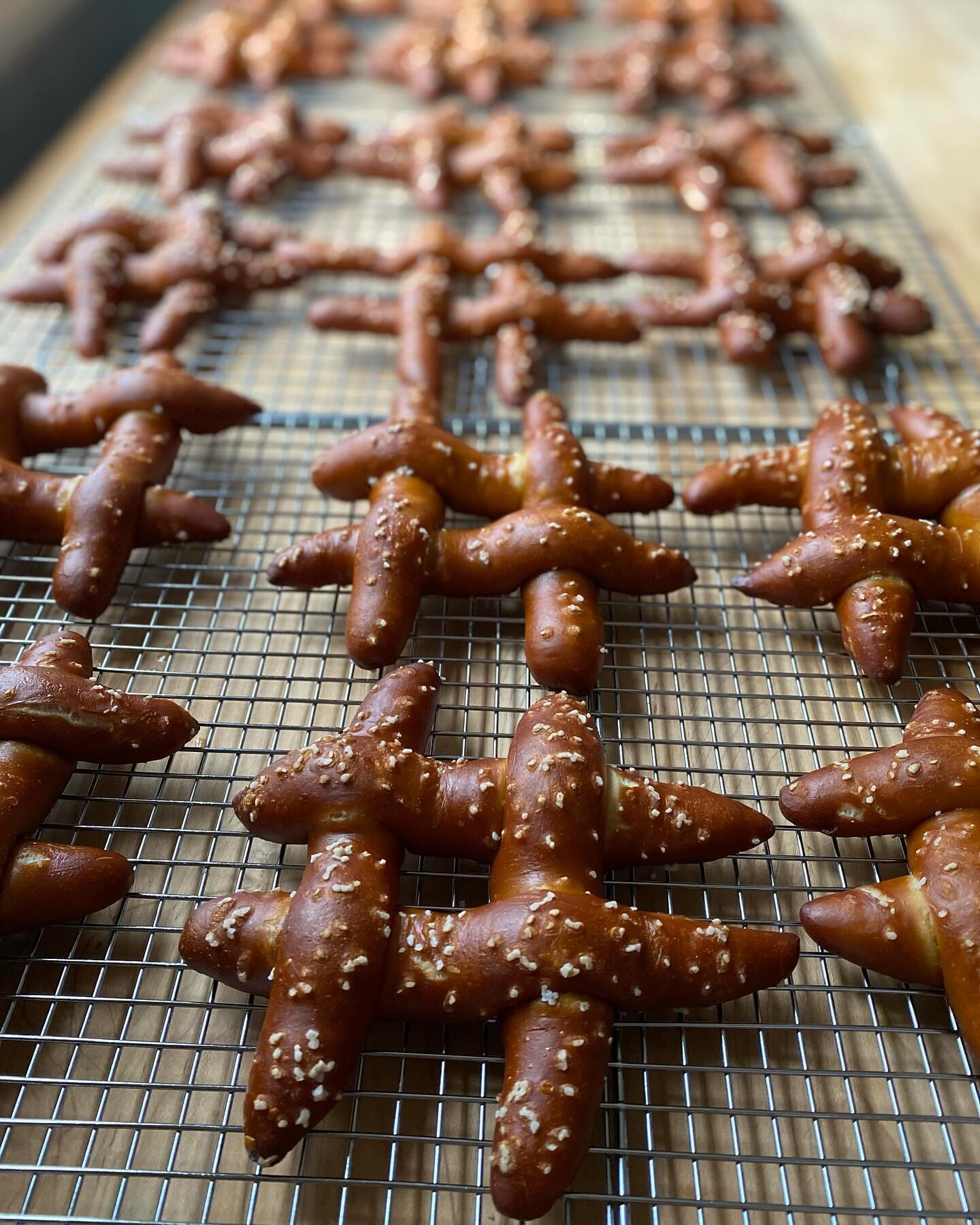 #cc16pretzelproject tonight only! Come down and see what it is all about&hellip;and take a little souvenir home! 

#art
#artmeetsfood
#raleigh 
#downtownraleigh 
@billthelen 
@suzbakesalot