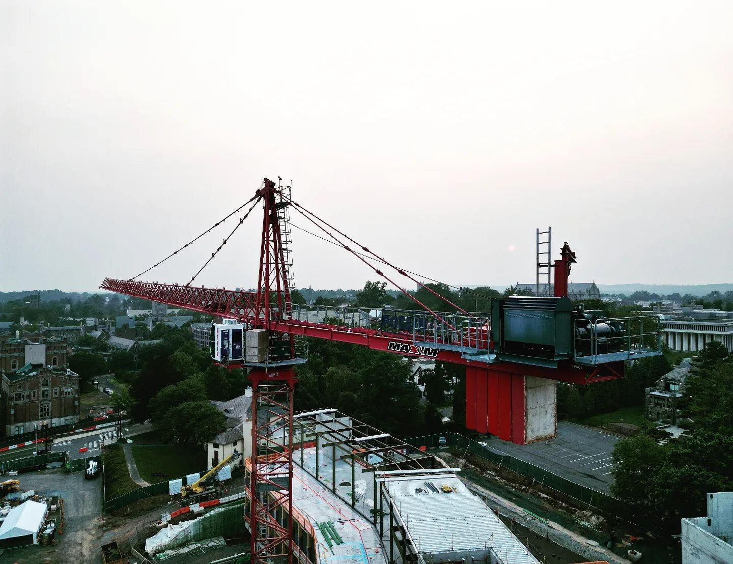 Tower crane over red sun in Princeton.
#dronerental #dronepic #photodrone