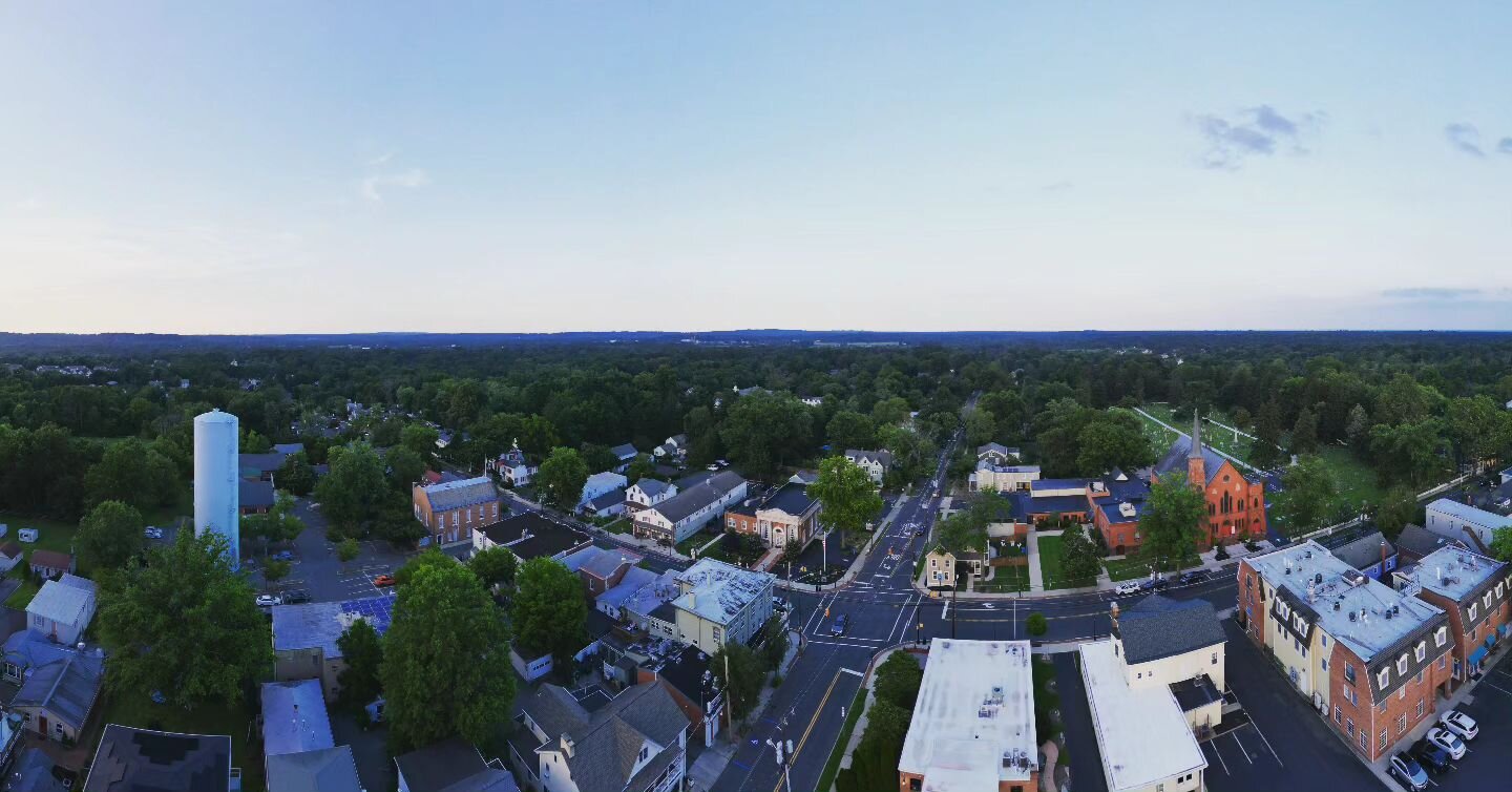 Pennington borough, my old stomping grounds. Oh the memories.
#penningtonnj #vitospizza #kellerwilliams #njrealtor #njdrone #photodrone #commercialrealestate #sold #penningtonpresbyterian