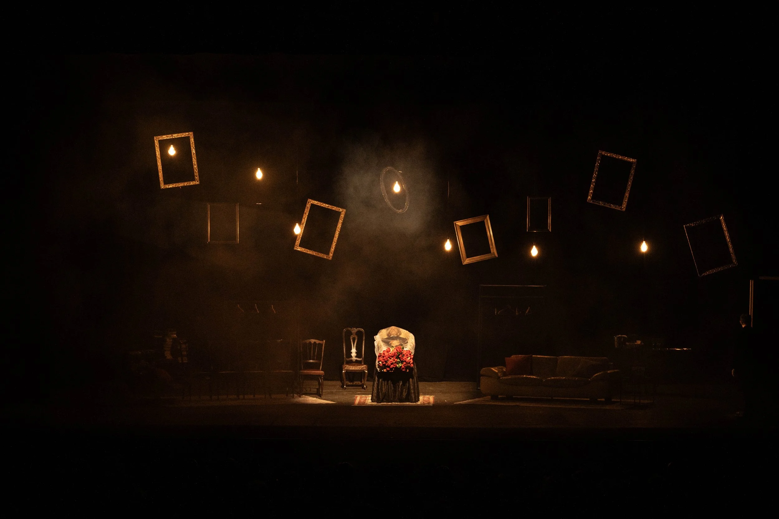 ROSSO | la compagnia delle frottole