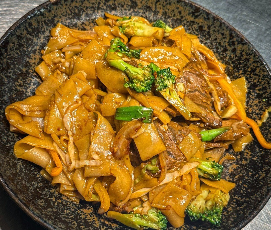Experience the warmth of Chinese hospitality and the richness of our cuisine at Papa Noodles. Come in and enjoy our fresh dishes. 

#papanoodles #tasteofasia #tastehongkong #cherryhill #voorheesnj