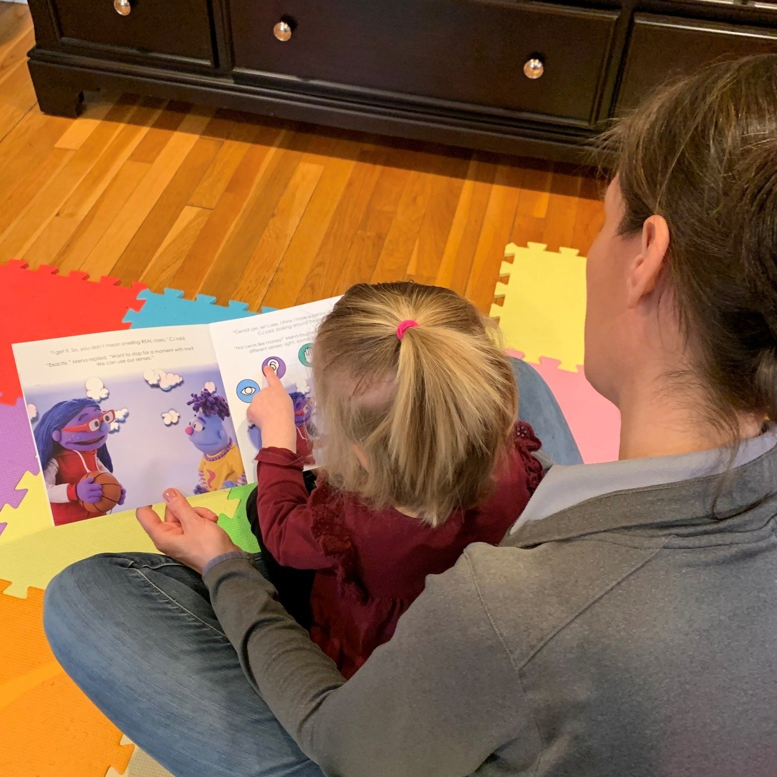 Shout out to all those moms - today and everyday - who have spent hours reading with their little ones! Link to the FYBS storybooks in our bio.