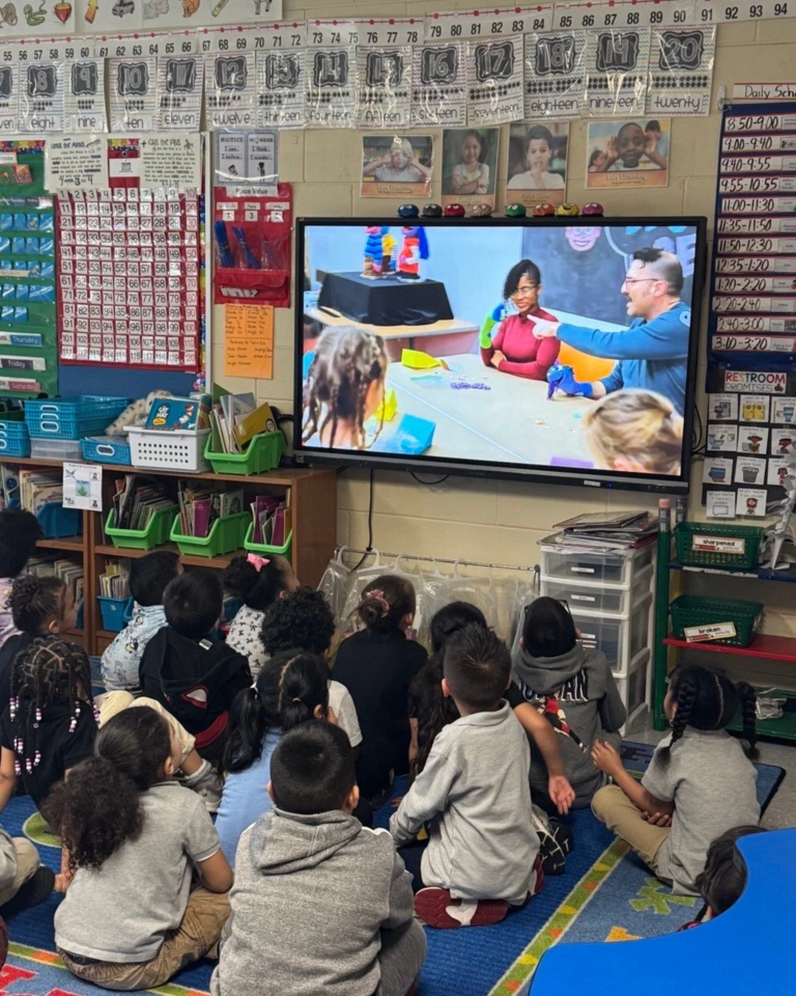 Watching creativity come to life 🎨

Last week, we had the chance to visit a classroom of kindergarteners as they assembled their very own puppets! It was so fun to see their creativity, focus, and excitement every step of the way!