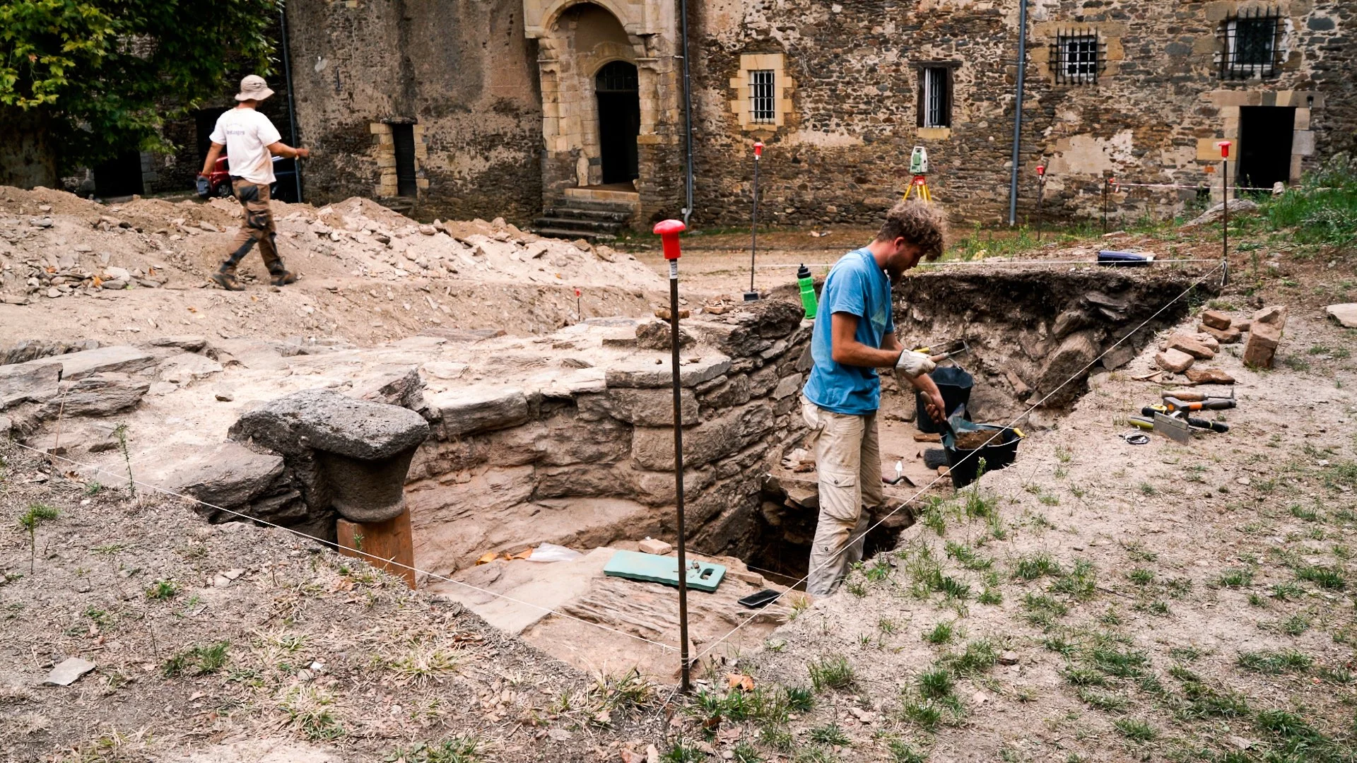 Pour capture grand format.00_02_24_20.Still002.jpg