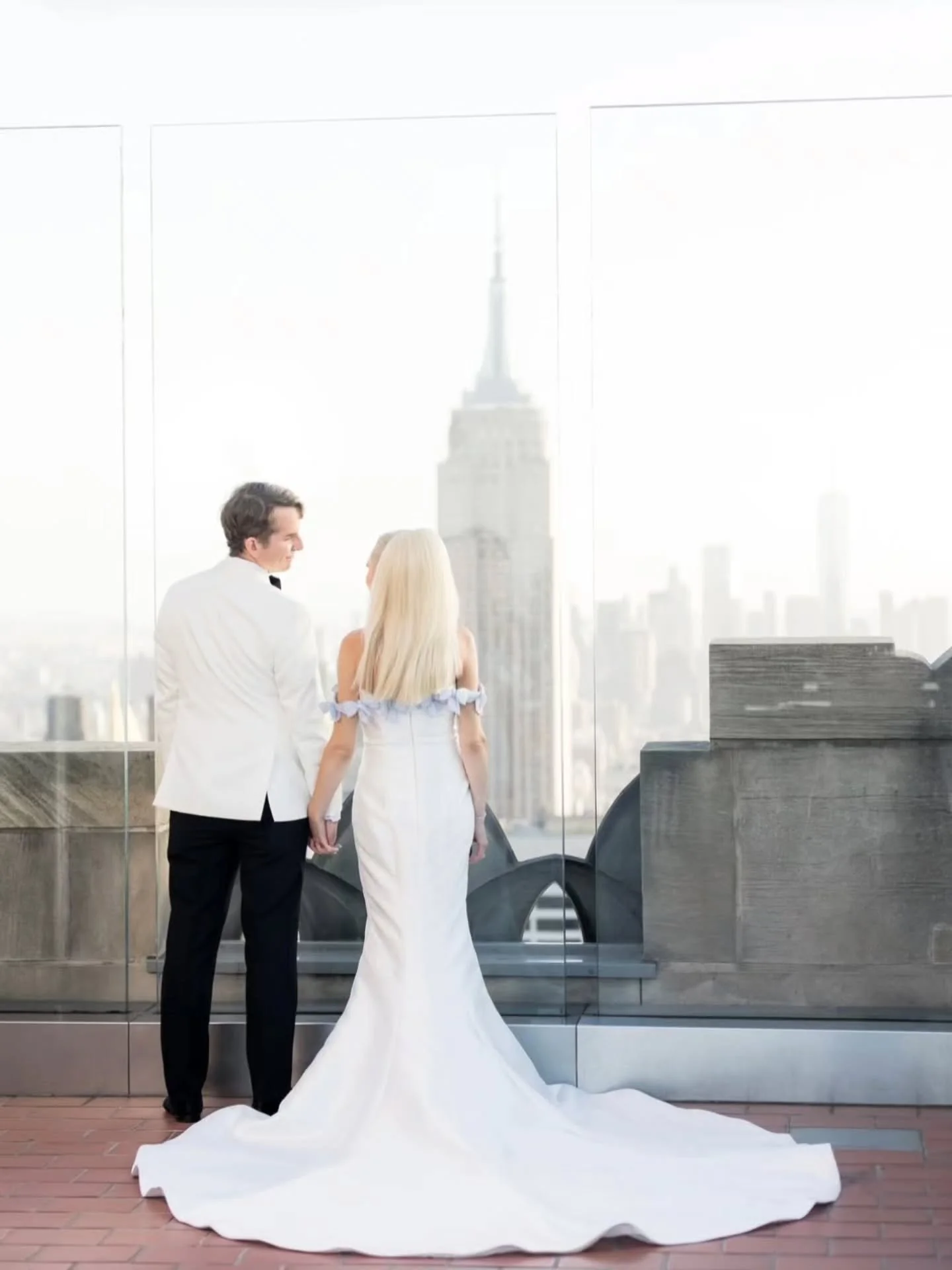 When the Toppetas and Wrens come together for a New York Dream Wedding its simply maggical✨️
Our beautiful bride 'KRISTIN' @k.t.wren took over the 'Top of the Rock' and the 'Rainbow Room' in her @eseazenabor gown from our 'In Bloom' Collection. SIMPL