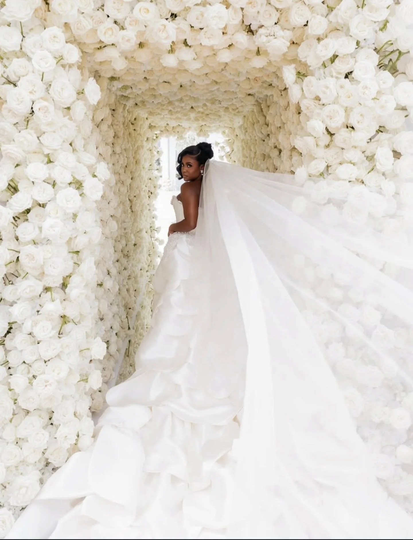 Such a beautiful Wedding on a Yacht 💕💕 Congratulations to our beautiful Bride @queenfancyy in Custom @eseazenabor for her beautiful wedding💕💕💕 #EseAzenabor #EseAzenaborBride #Weddingday #RealBride #EABride