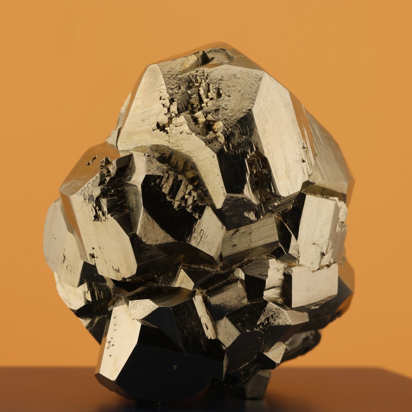 Patricia Front #pyrite #pirita #黄铁矿 #ambasaguas #geology #semiconductor #minerals #spain #newgold #mineralcollection #spanishminerals #ambasaguas