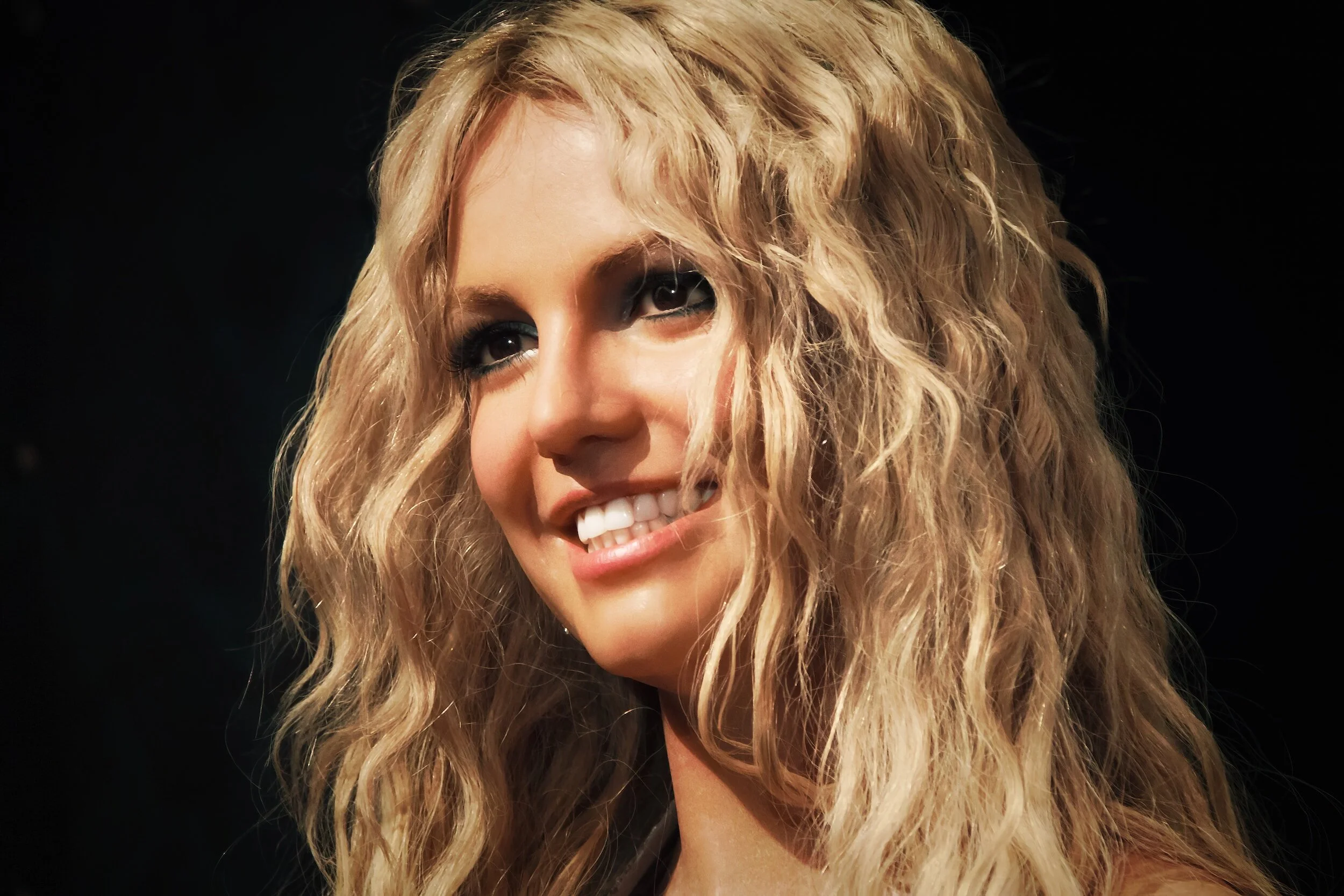 britney spears smiling
