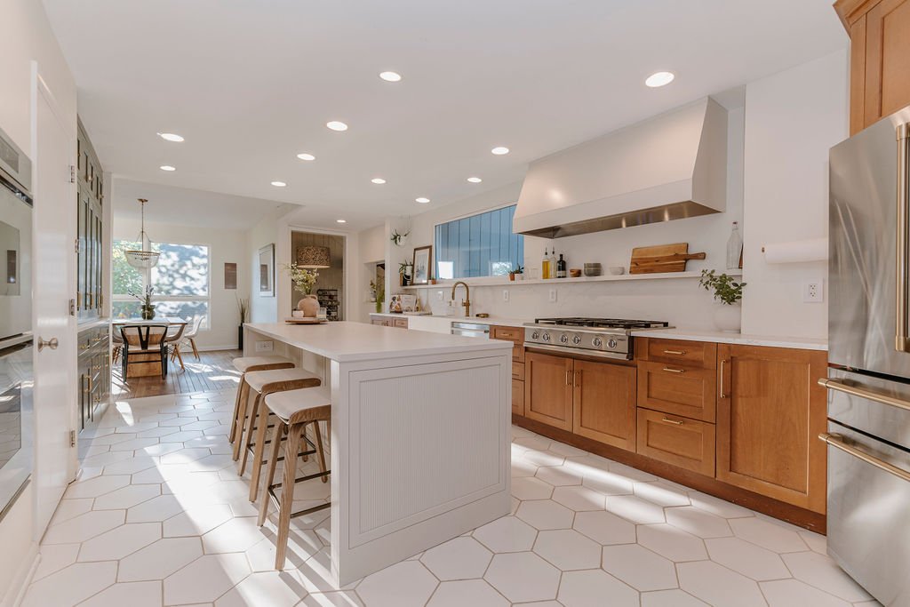 Kitchen by East Main Cabinets & Design