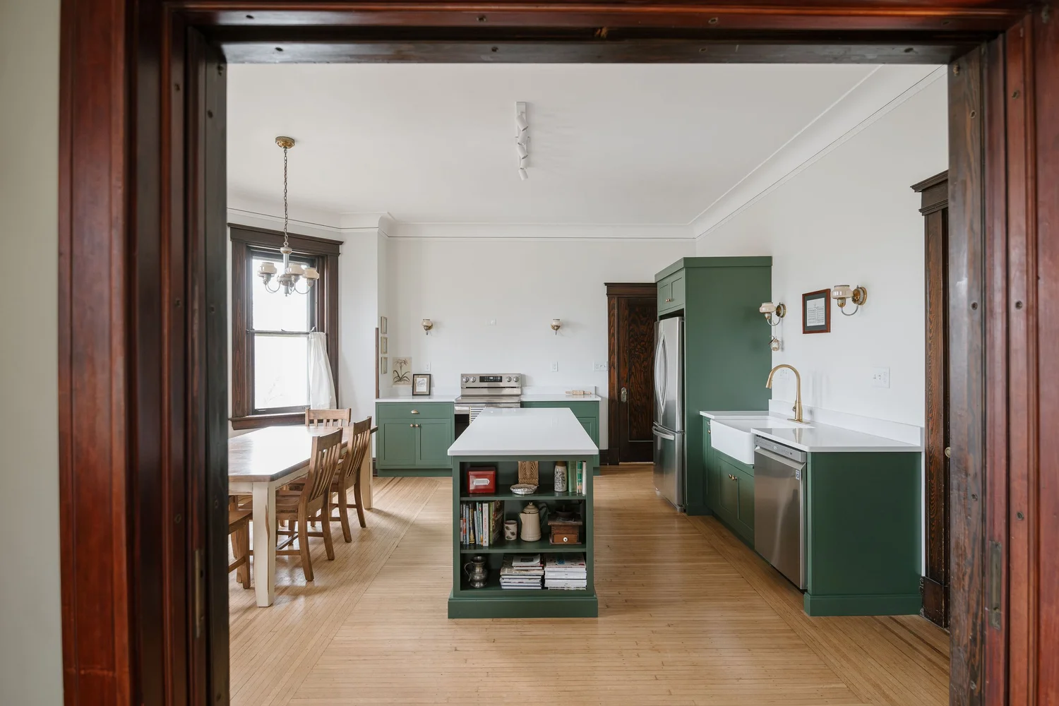 Cincinnati Kitchen Design & Remodeling | East Main Cabinets
