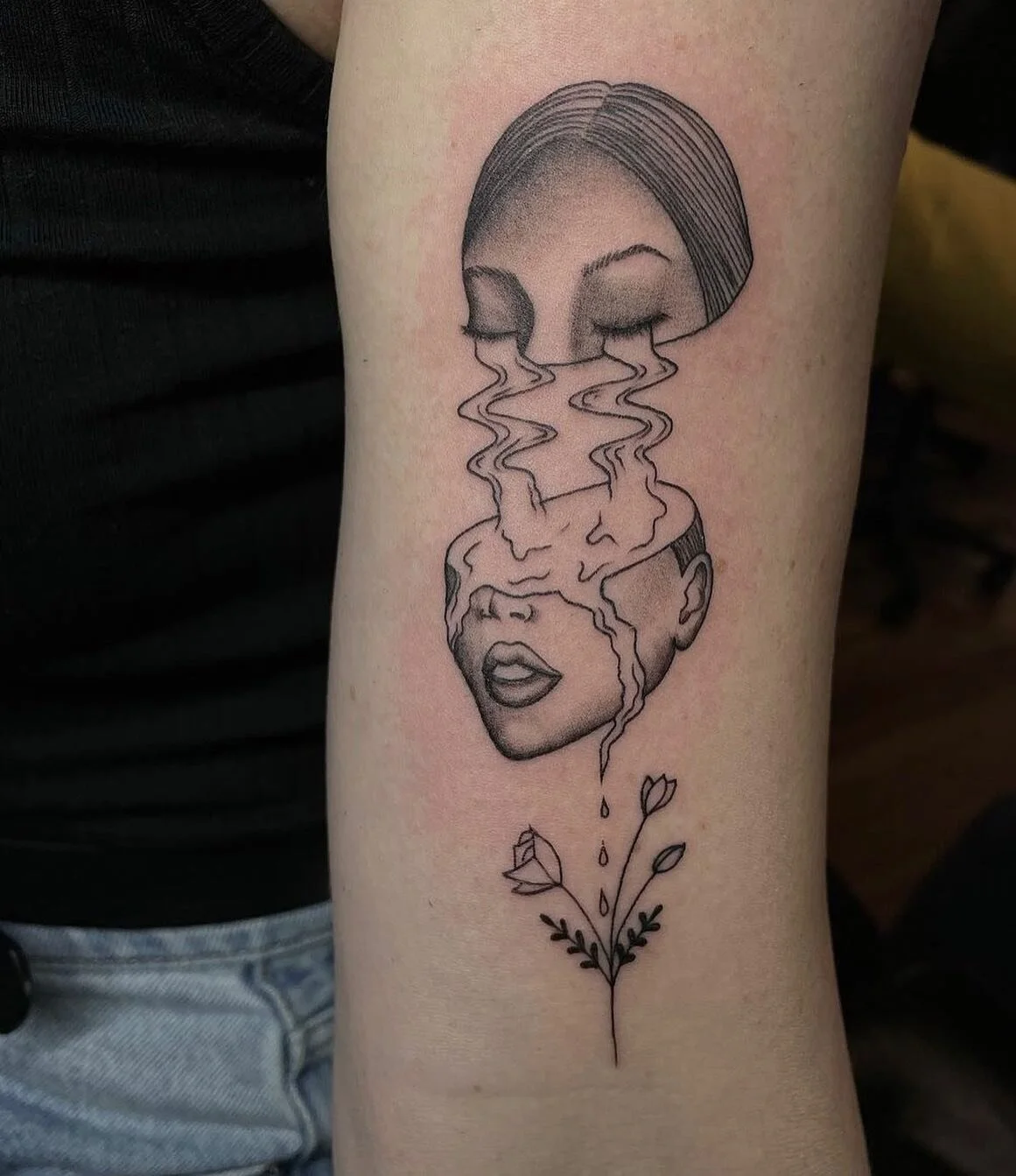 Lady face by artist @inkedbymils 

dm us or dm her for booking at @inkedbymils 

#texastattooartist #dallastattooartist #dallasartist #dallastattoo #dallastattoos  #femaletattooartist #dallastexastattooartist #finelinetattoo #femininetattoo #floralta