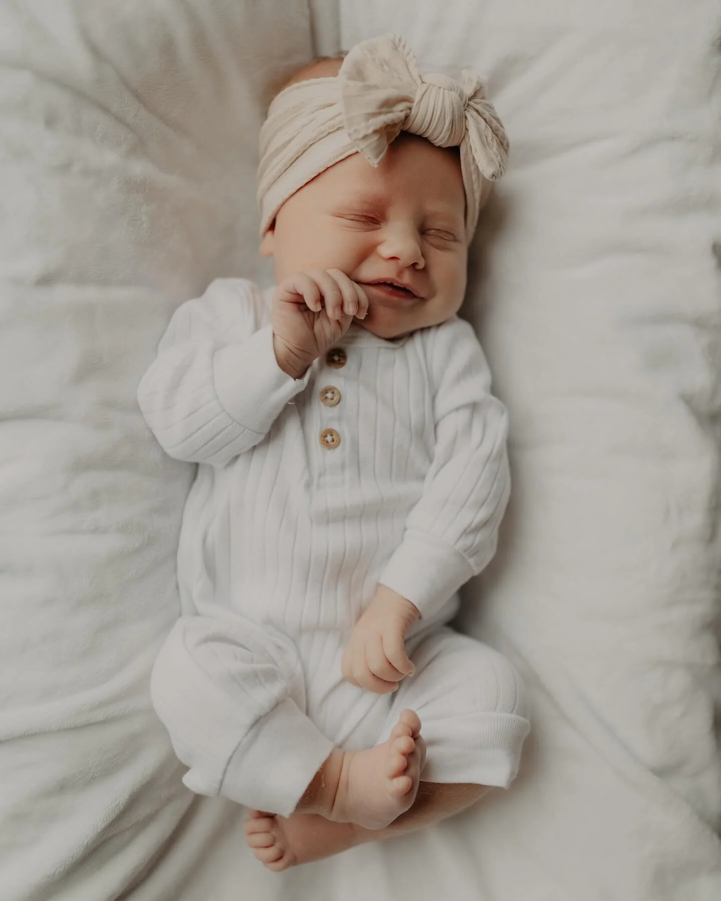I&rsquo;m quite literally obsessed with these little newborn pictures! It was so hard to narrow down to just 10, so I&rsquo;m sure you&rsquo;ll see more of these! 🤍