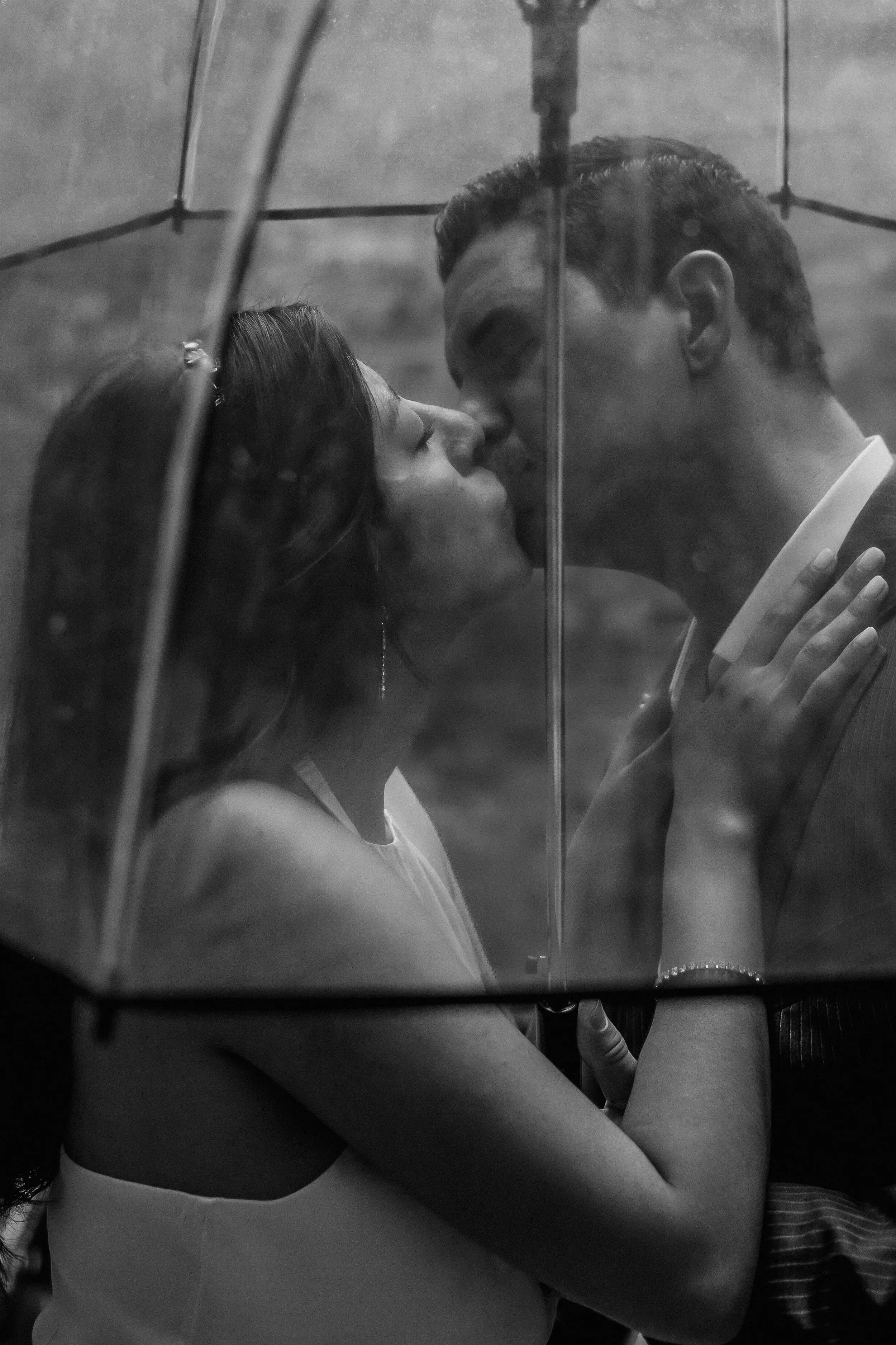 Best Seasons for Wedding Photos in Chicago